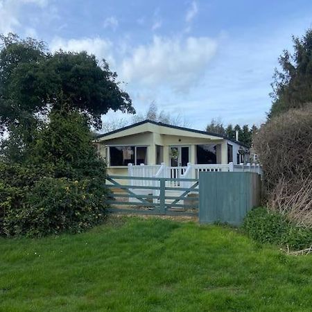 Beautiful Rural Holiday Chalet Wellingore Exterior photo